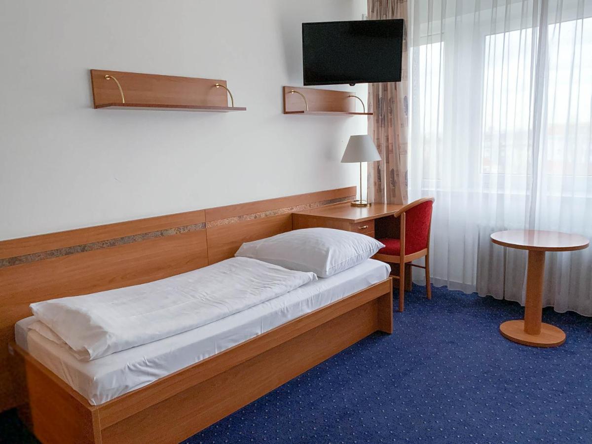 Hotel Ilf 프라하 외부 사진