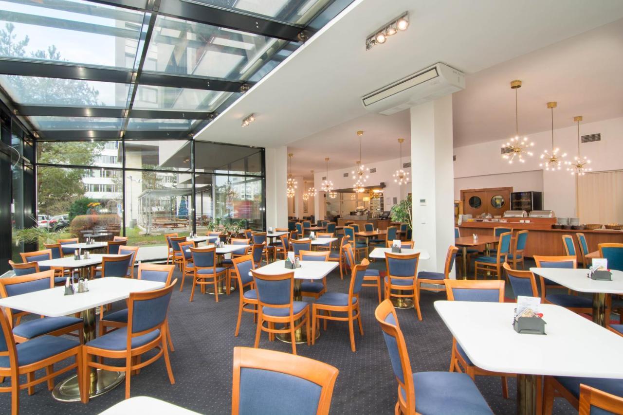 Hotel Ilf 프라하 외부 사진